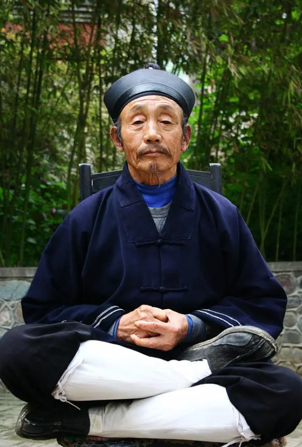 大学生|过了35岁出家都不要?四川青城山道观招聘,门槛处处都是“亮点”