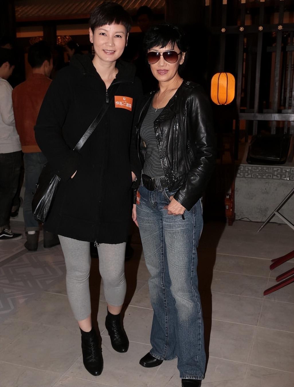 温裕红|54岁港星温裕红癌逝,临终多次开刀切除肿瘤,至筋疲力尽放弃治疗