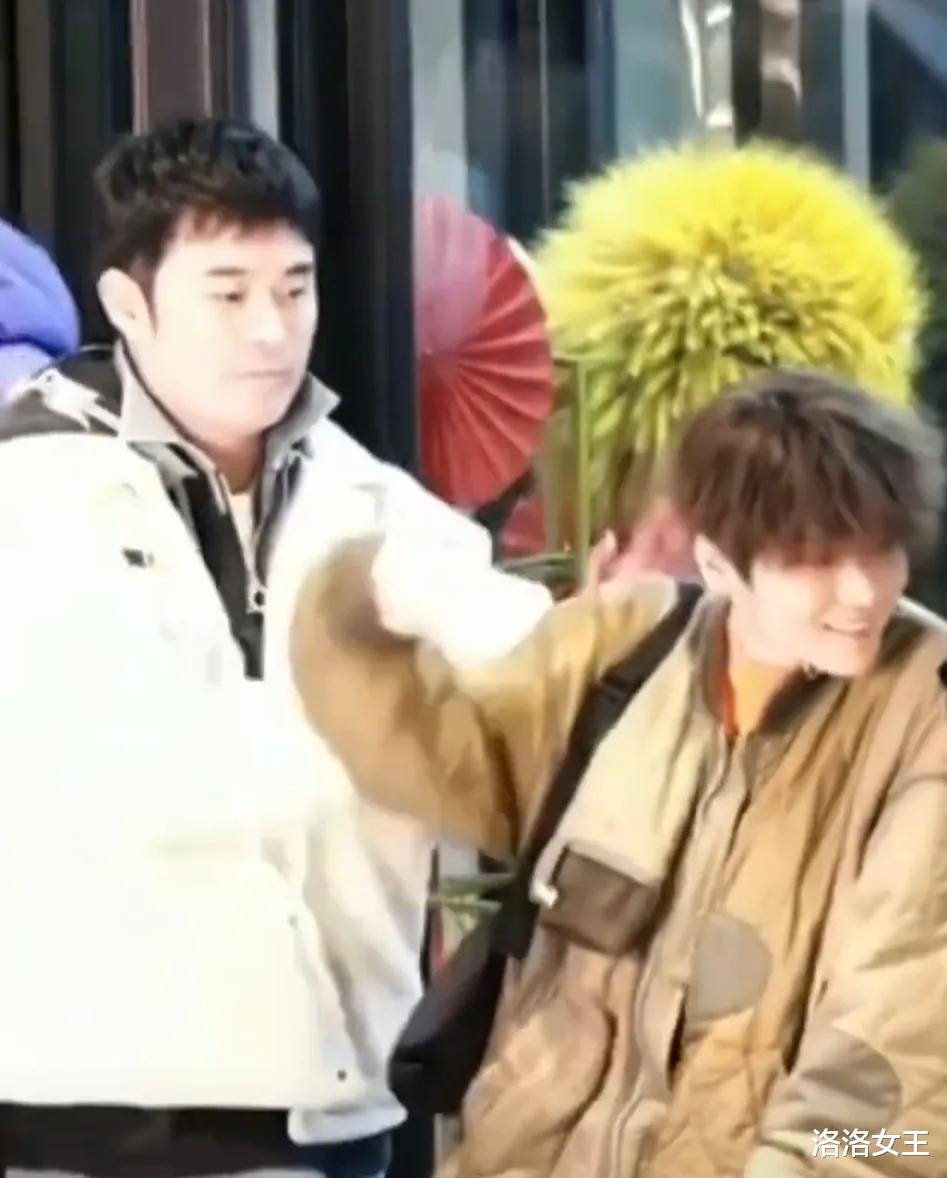 张翰|曝35亿顶流男星面部肌肉失控，疑似大脑损伤！5句台词背了俩小时