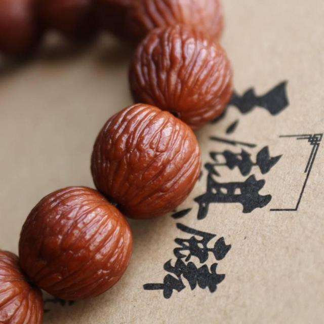 退休|“大汗手”有救了，盘这7种文玩手串，包浆又红又润！