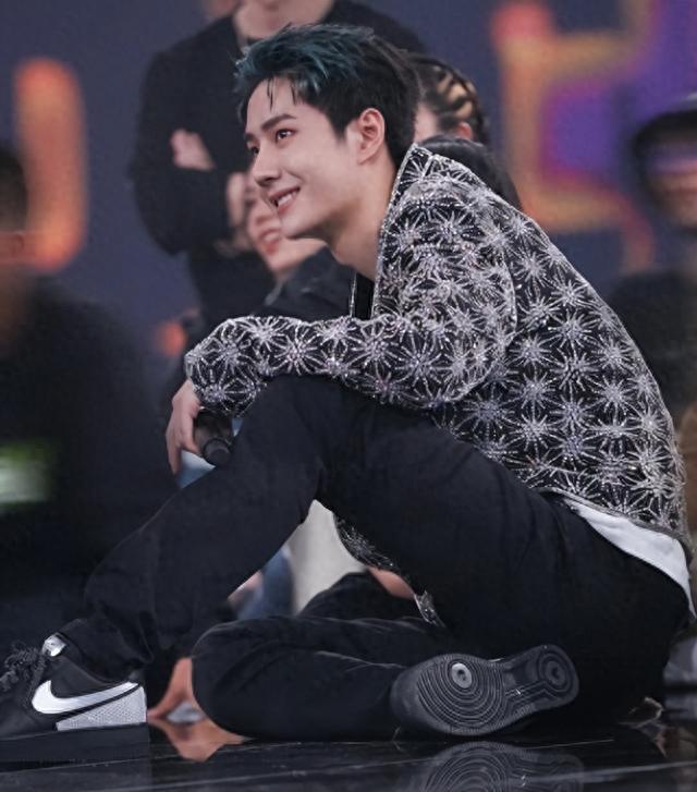 一夫多妻、爹味低俗，娱乐圈“好男人”的假面终于被撕开