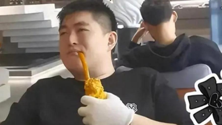 赵本山儿子：你们算哪根葱，我家钱十辈子也花不完，还敢批评我?