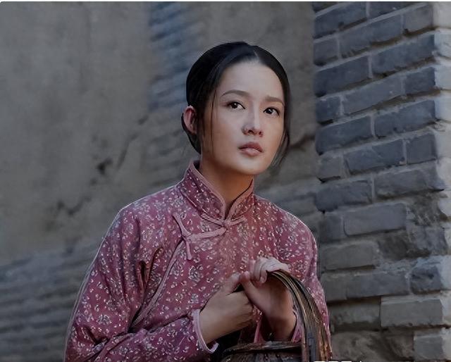 李沁：国家秘密培养她9年，转身却踏进娱乐圈，背后原因令人感慨