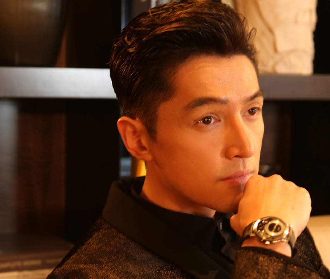 胡歌一天3瓜!熟人曝出结婚内情,高学历和白富美均是“人设”!