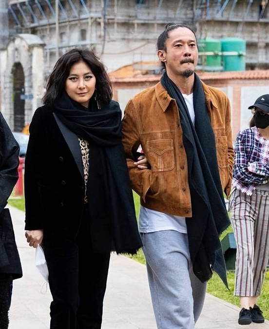 何超仪首次透露丈夫病情,称永不放弃,感人告白:他是我唯一的爱