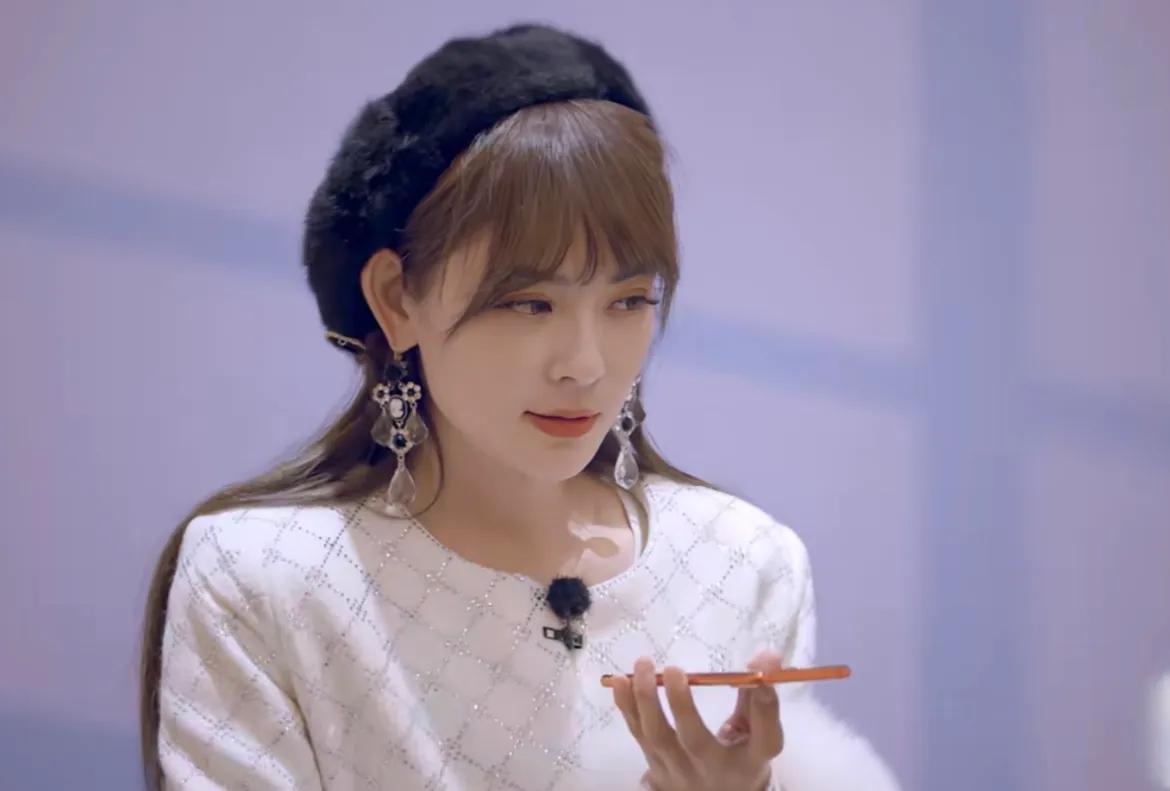 冻龄|48岁冻龄小阿姨恋综透露因家暴离婚,原来这么漂亮也会不被爱