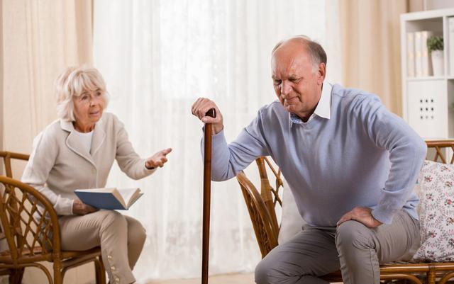 老人缺乏蛋白质,身体常见5个表现,建议多吃5种高蛋白零食来补充