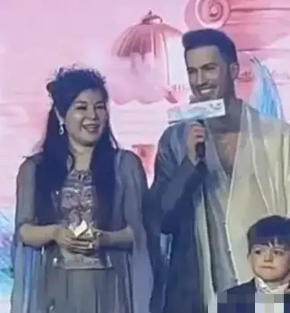 虞美人|虞美人线下见面会真实颜值曝光自砸招牌! 每年数千万保养毫无效果!