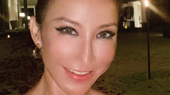 港媒曝李玟去世细节，因婚变患抑郁，轻生前被妈妈姐姐24小时照看