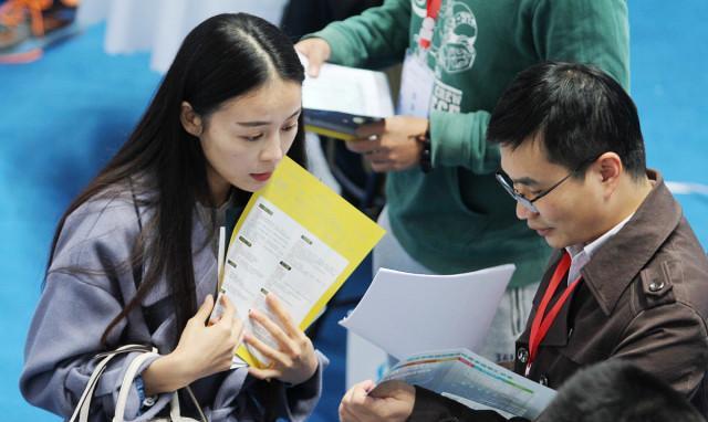 招聘|五粮液招聘录用名单公布,多位清北硕博生在列,名校生盯上了酒厂