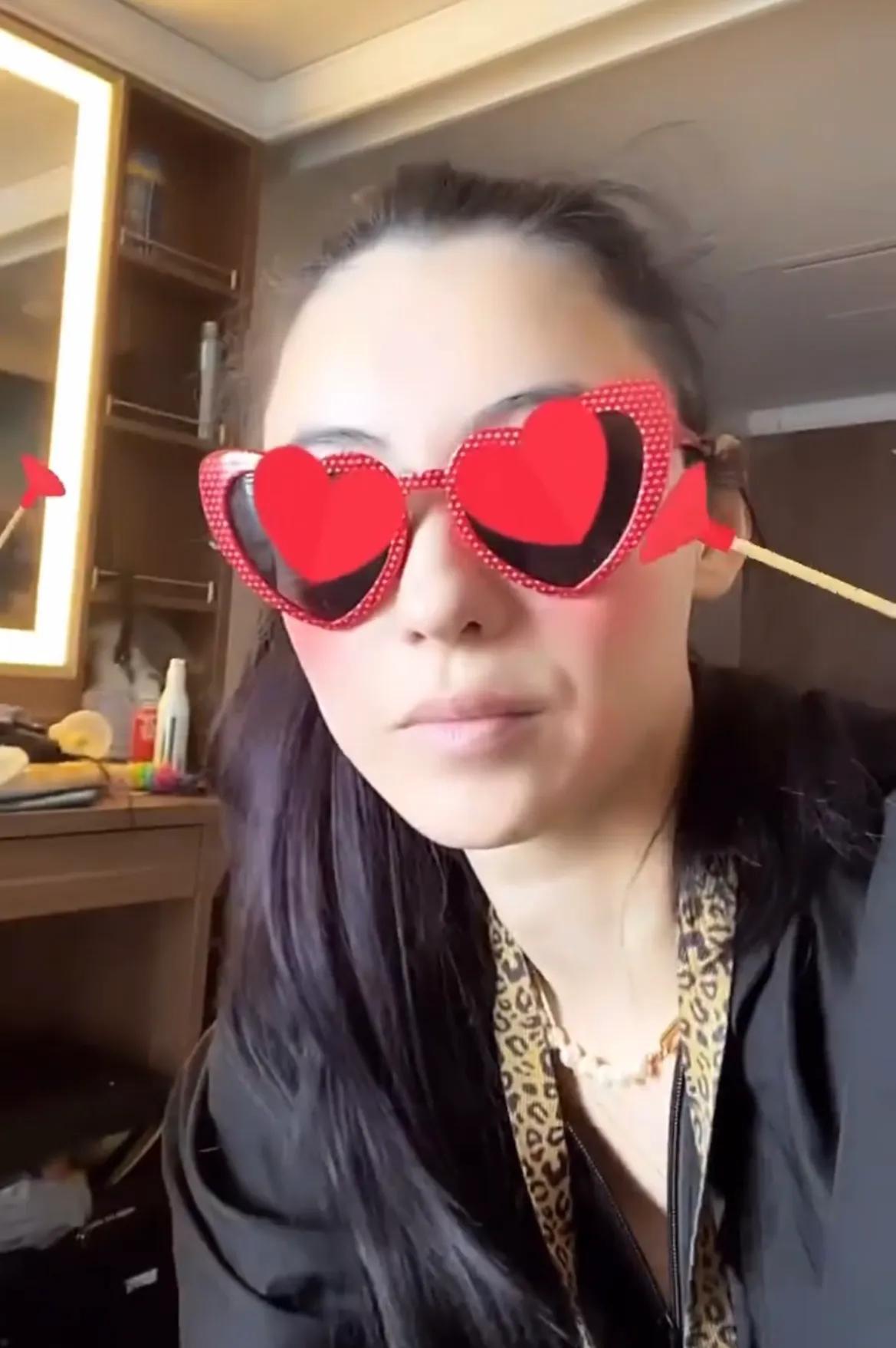 张柏芝|张柏芝公开小儿子正脸，4岁Marcus混血特征明显，五官精致很帅气