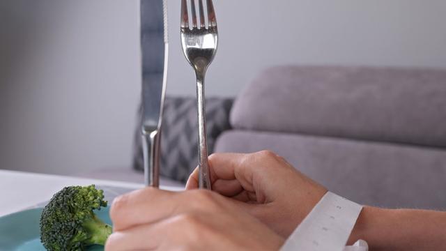 医生|不吃晚饭真能瘦?营养医生提醒:减的是瘦肉还是脂肪,弄清了吗?