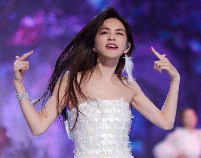 ella|Ella陈嘉桦“还没这么女过”文案翻车,上次被骂道歉的还是白鹿