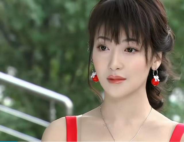 贾静雯|贾静雯:以前觉得自己很漂亮,到北电就没信心了,自卑原因找到了