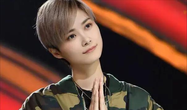 李宇春|李宇春:我不恋爱不结婚,39岁患上不死癌症,好在积蓄够今后治疗