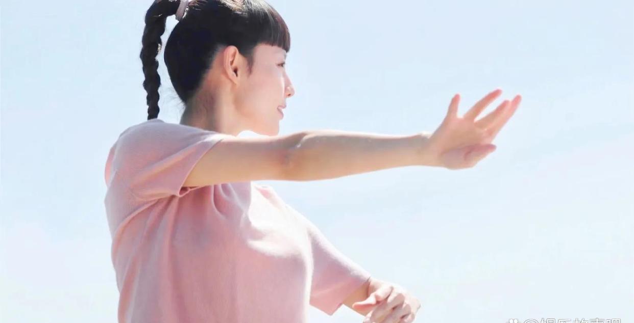 李沁|人生之路:但凡李沁演技拉胯一点,都压不住张嘉倪的美