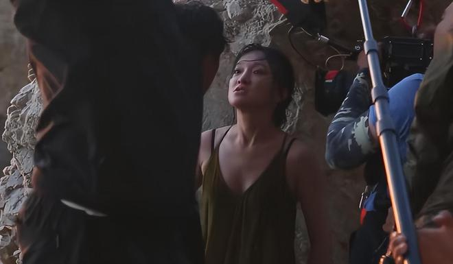 《涉过愤怒的海》动了谁的奶酪?遭遇全网尬黑,央视都看不下去了