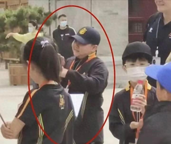 这一次，“偏心二胎”的代价，在50岁郭德纲身上体现得淋漓尽致