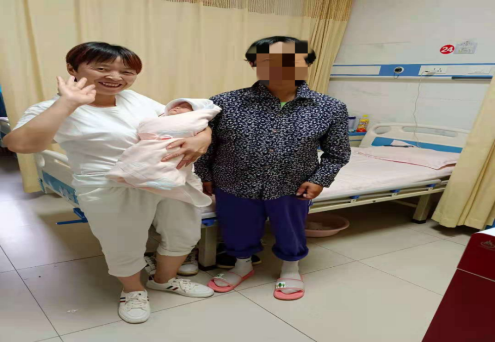 59岁女子产女破当地高龄产妇纪录:医学进步助力顺利分娩 - 情感资讯