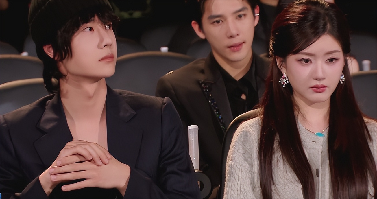 当31岁杨紫和26岁代露娃站一起，我才彻底明白，美人在骨不在皮