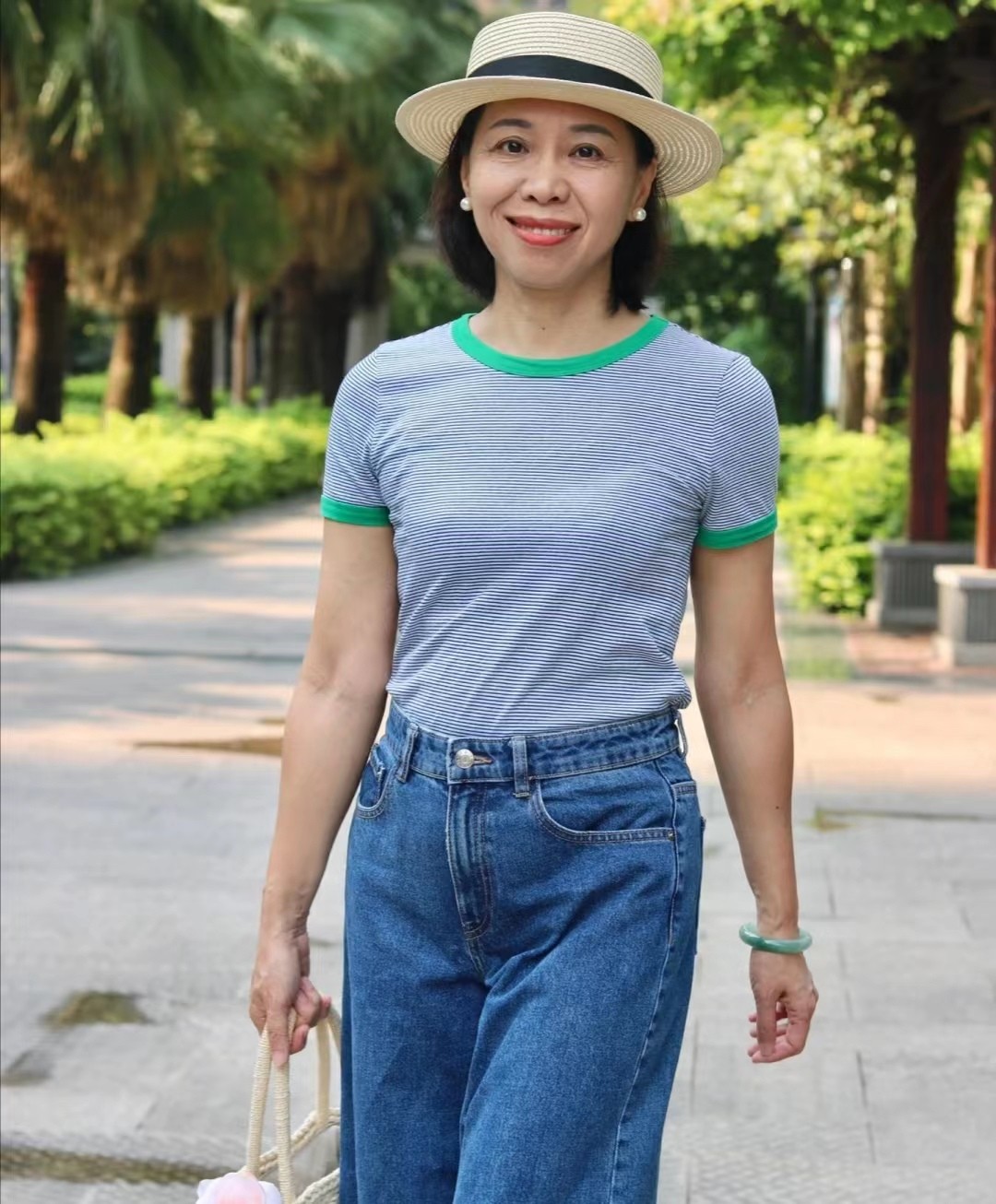 发型 女人上了年纪发不过腰才好看！精致优雅显气质，时尚减龄又有品味