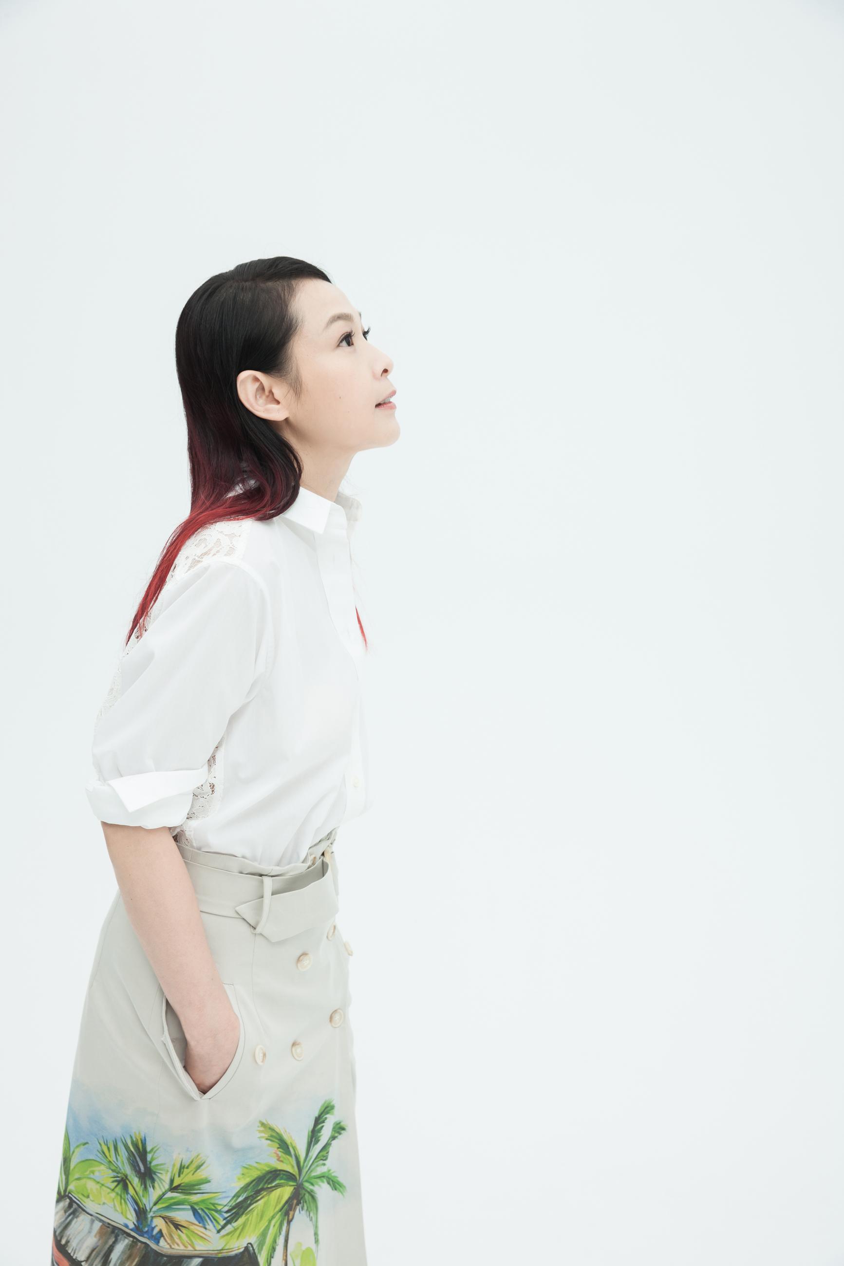 她嫁给小10岁的富少,新婚夜提出分房睡,4年后生下一名男婴