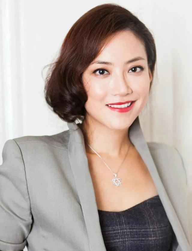 谢霆锋“藏了”10岁女儿曝光！王菲一直蒙在鼓里，霍汶希慌了？