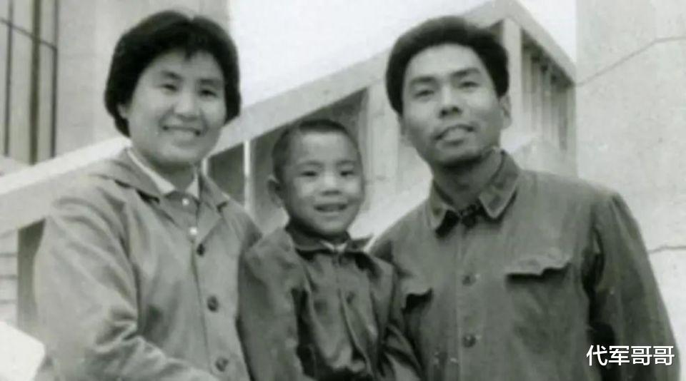 屠洪刚:三段婚姻,三个孩子三个妈,如今54岁的他过得怎样了?