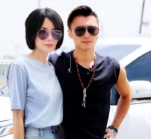 谢霆锋风流:李玟事件,不出来说两句与那英那事!