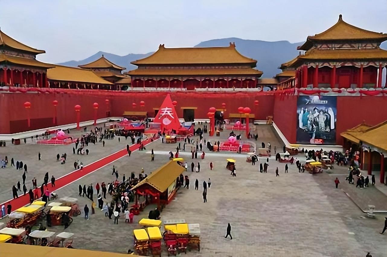 横店20万群演现状:美女泛滥成灾,懒汉遍地,这些人该何去何从