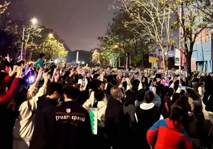 杨幂|为什么全网都在晒他的演唱会有多爽?