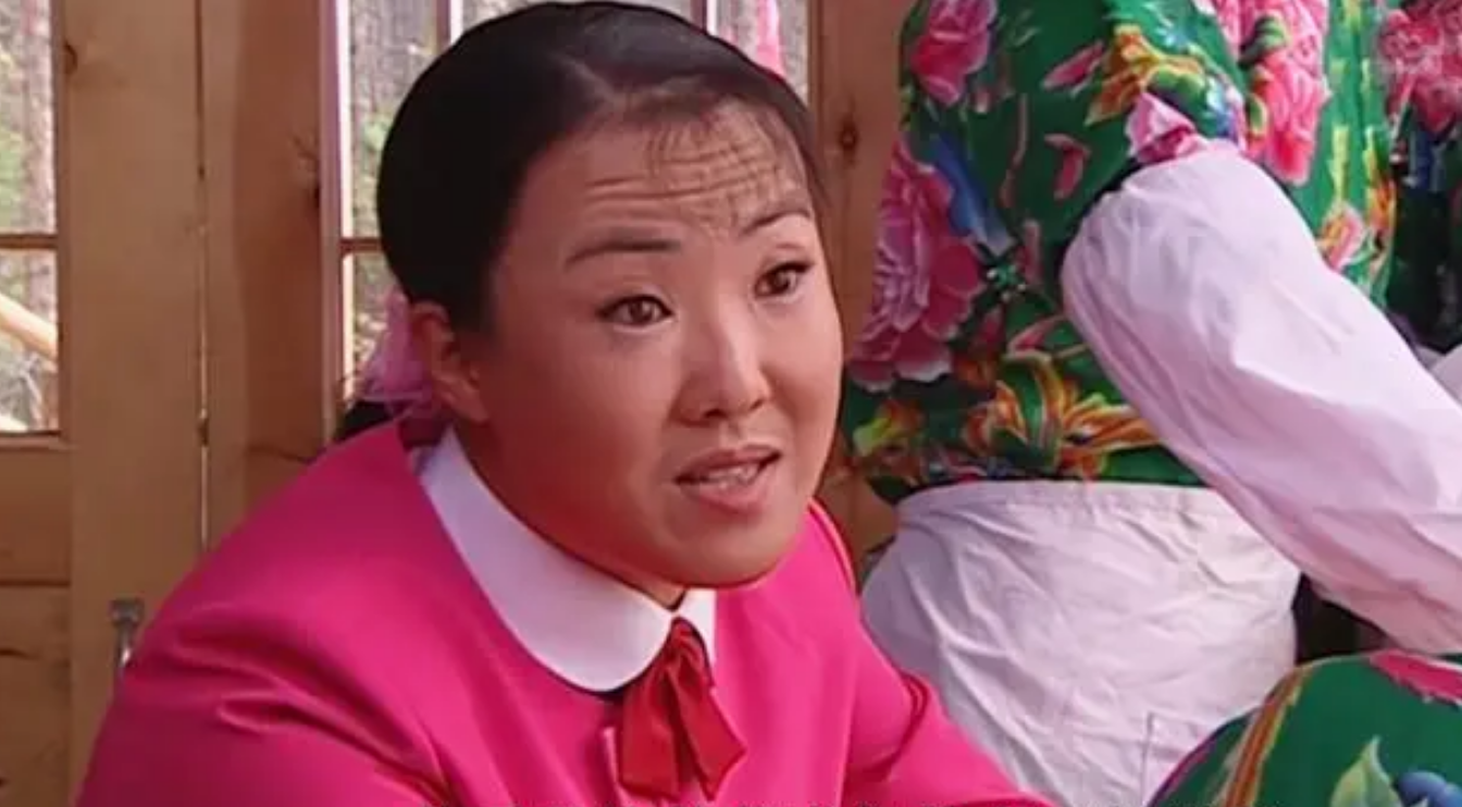 孙立荣|孙立荣:赵本山的第一位女徒弟,上过春晚,嫁富豪丈夫被宠成公主