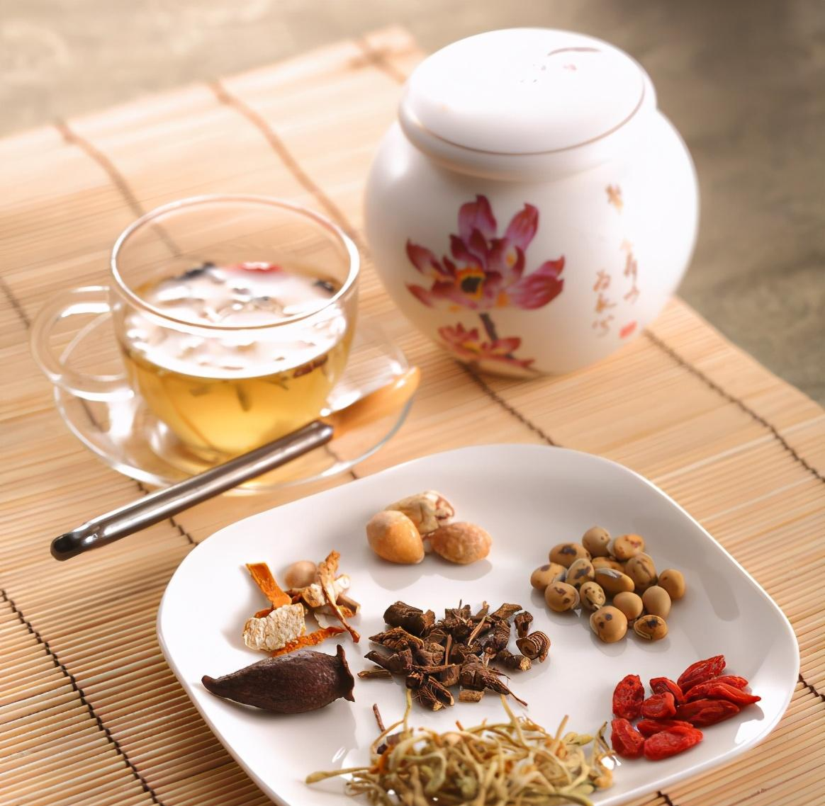 老村医私藏20年的“土方法”，睡前煮水喝，打通体内阳气