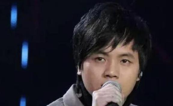 他15岁就开演唱会,19岁日挣万元,春晚请不动,但没人说他耍大牌