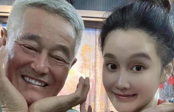 赵本山女婿是博士生,而且国外有生意不缺钱,婚后他们定居东北