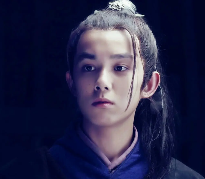 吴磊疑似谈恋爱了!自曝对现状很满意:和爱人家人在一起很幸福