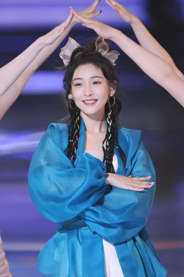 吴倩|知名女演员宣布:退出,停止其他工作!