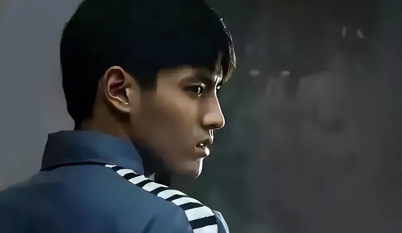 吴亦凡狱中生活后续,母亲找过成龙求救,亲生父亲尝试引渡无果!