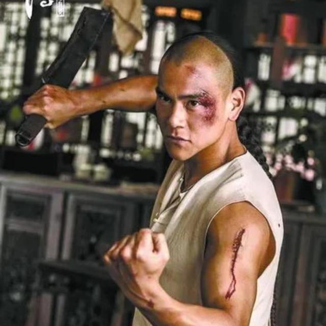 彭于晏|彭于晏:抢了一个位置,得罪大花,惨被资本抛弃,得不偿失呀!