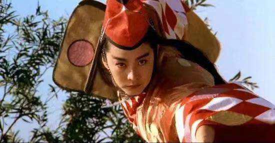 瓜子 盘点女星古装剧翻车造型:“大光明、粉嫩衣,假发片”,太拉垮了