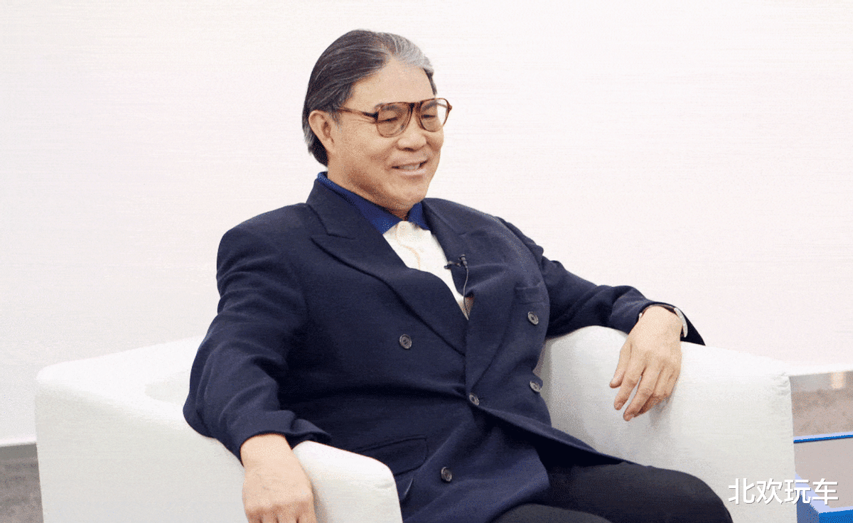 “广东一枝花”侯玉婷:曾和霍震霆传绯闻,如今65岁成了模范婆婆