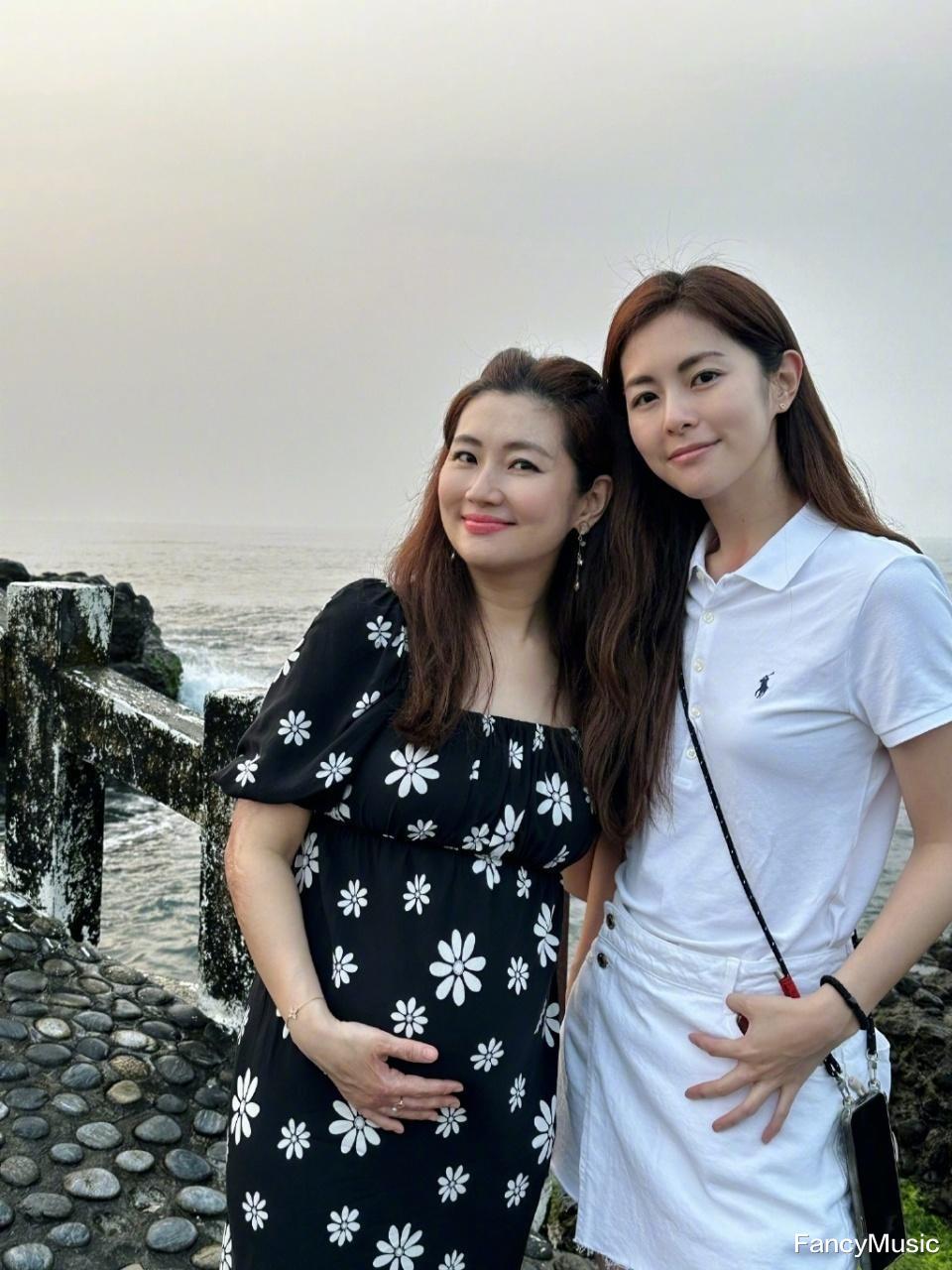 Selina|Selina出席代言活动,泪洒当场,直言是产前最后一次参加!