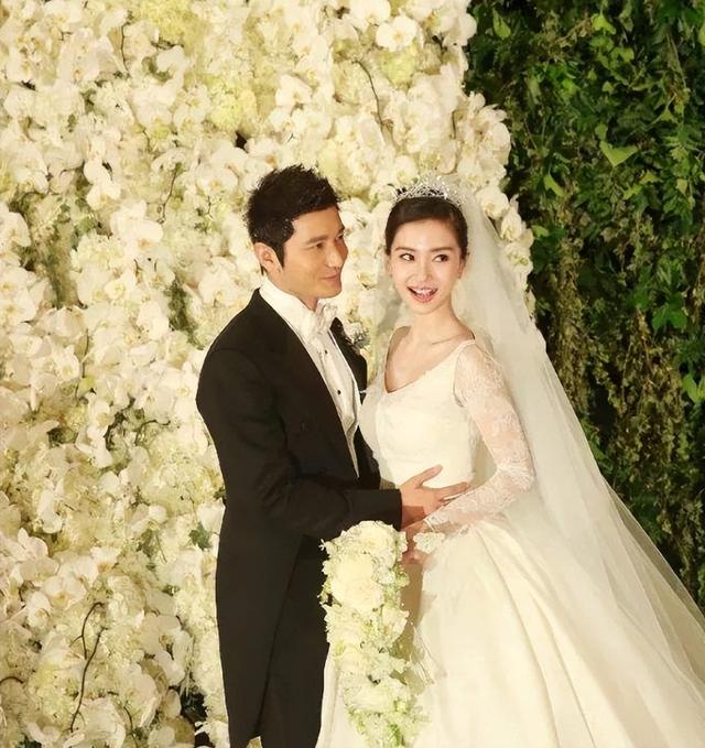 骗了我们24年!原来她就是黄晓明的亲生母亲,难怪儿子能大红大紫