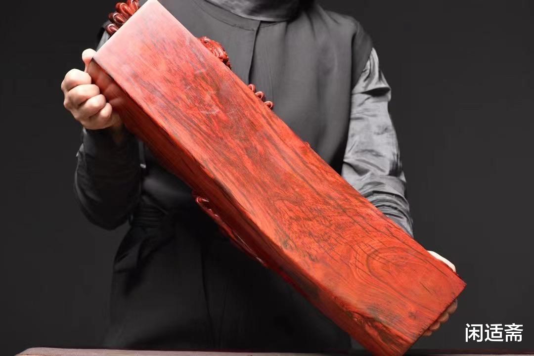 小叶紫檀|小叶紫檀木雕,招财吸金兽,蚣蝮