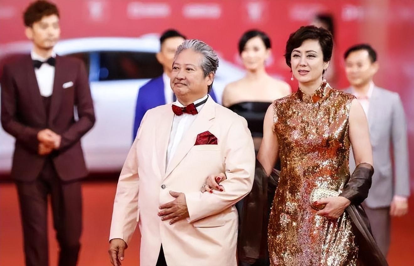 曹恩玉和高丽虹,同样是洪金宝背后的女人,对他的影响却截然不同!