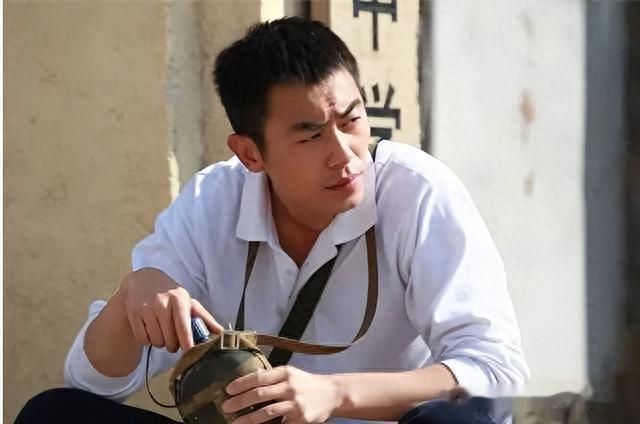 得罪郭麒麟3年后，朱亚文彻底“边缘化”，网友怒骂：他糊得不冤