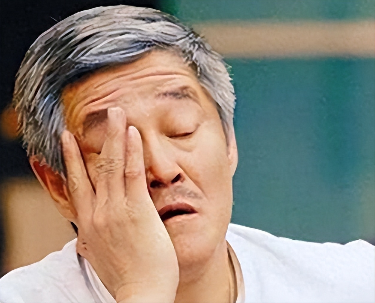 用千万金烟斗，花260万买狗！赵本山儿子：我家的钱十辈子花不完