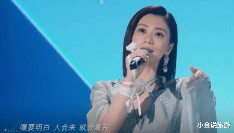 曾志伟|49岁贾静雯长沙被偶遇,身材虽矮小,但保养得相当好