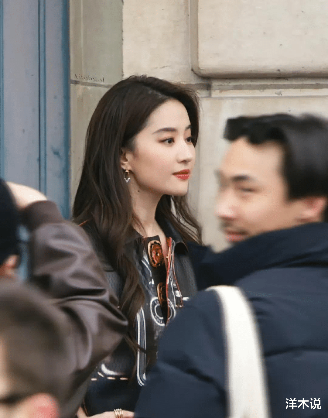 刘亦菲|刘亦菲后置摄像头自拍，刘亦菲的美也许是她最微不足道的优点