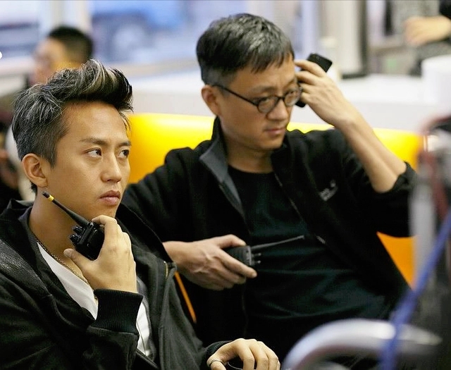 邓超|邓超新片重映票房直接腰斩，蹭《狂飙》热度，李宏伟站c位